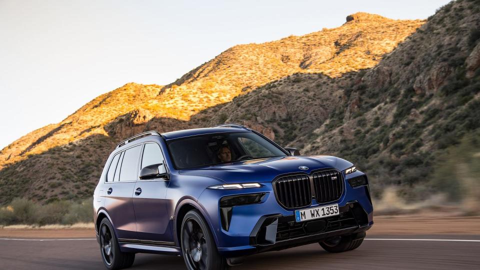 2024 bmw x7 m50i blue facelift redesign