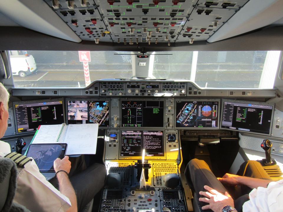 Airbus A350 cockpit