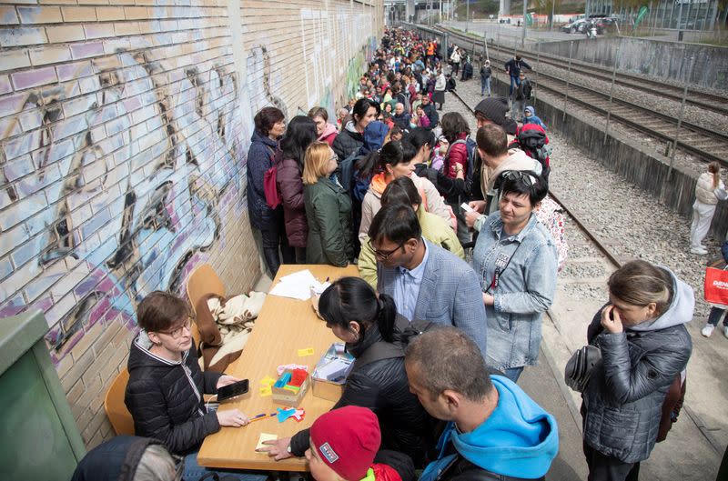 Food distribution for needy persons at the aid organisation "Essen fuer Alle" in Zurich