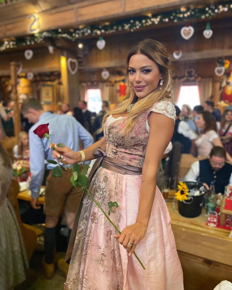 Evangelina Anderson fue al OktoberFest y lució los trajes bávaros típicos 