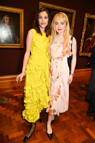 <p>Dave Benett/Getty</p> Alexa Chung and Kathryn Newton