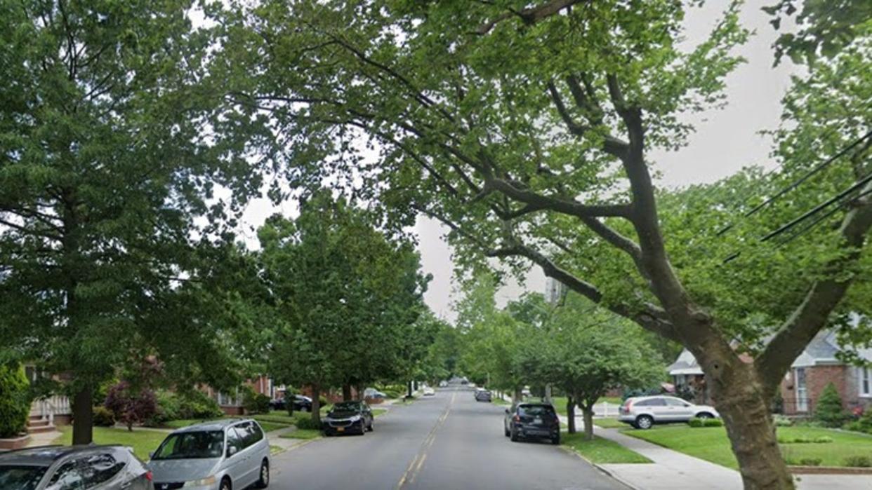 <div><strong>Street in Flushing, Queens, where squatters reportedly took over a home. (Google Maps )</strong></div>