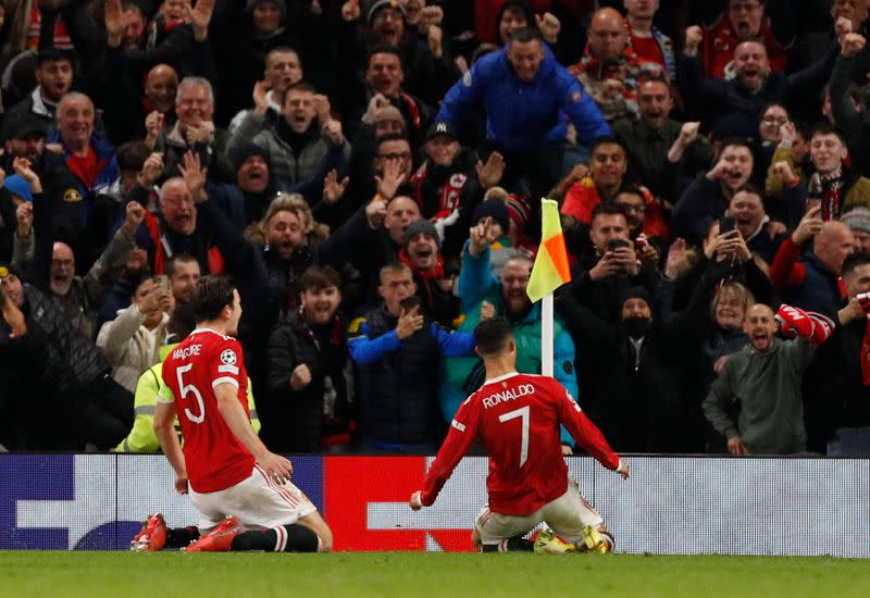 Cristiano Ronaldo celebra tras marcar el gol del triunfo del Manchester Unites sobre el Atalanta, en el partido del Grupo F de la Liga de Campeones, en Old Trafford, Manchester, Inglaterra