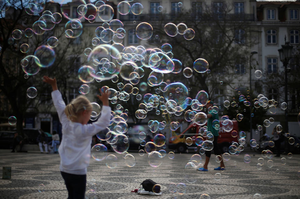 Bubbles in Lisbon