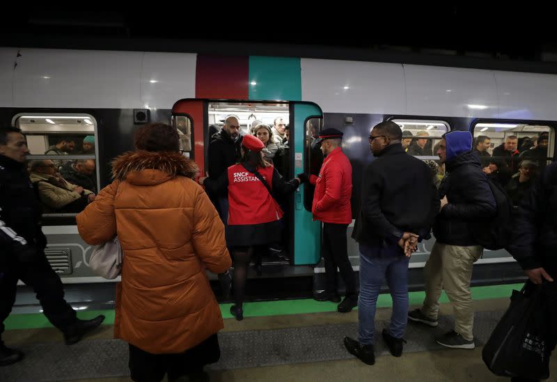 Second nationwide strike in France against pensions reform plans