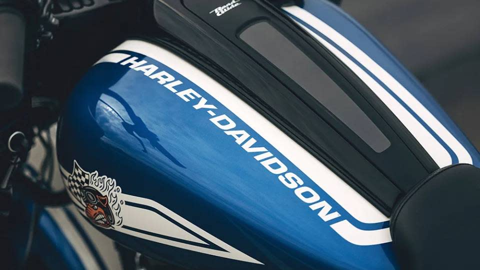 2023 Fast Johnnie Enthusiast Collection最特別地是將Harley-Davidson象徵標誌Johnnie Pig放置於油箱蓋上。(圖片來源/ 哈雷)