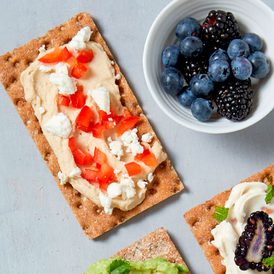 Hummus, Feta & Bell Pepper Cracker