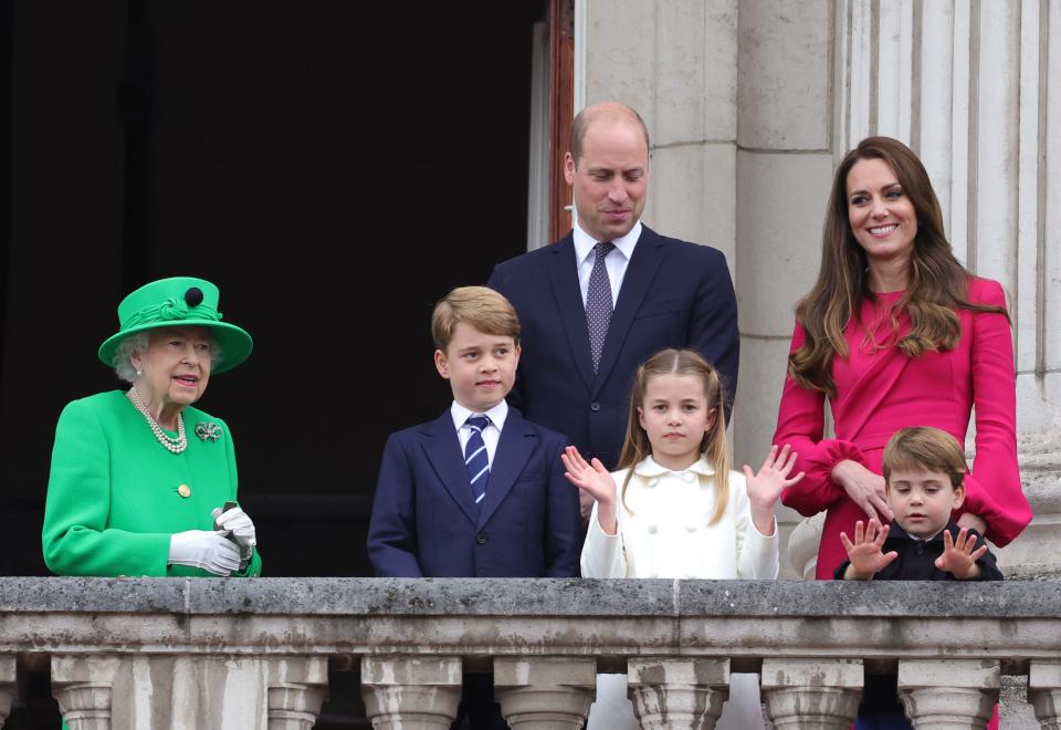 Prince William with his grandmother, Queen Elizabeth II, his wife, Duchess Kate of Cambridge, and his children,  Prince George, Princess Charlotte and Prince Louis on the Buckingham Palace balcony during the Platinum Pageant wrapping up the queen's Platinum Jubilee celebrations on June 5, 2022 in London.