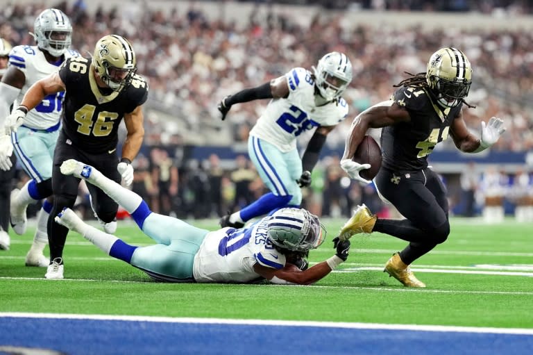 <a class="link " href="https://sports.yahoo.com/nfl/players/30180/" data-i13n="sec:content-canvas;subsec:anchor_text;elm:context_link" data-ylk="slk:Alvin Kamara;sec:content-canvas;subsec:anchor_text;elm:context_link;itc:0">Alvin Kamara</a> of <a class="link " href="https://sports.yahoo.com/nfl/teams/new-orleans/" data-i13n="sec:content-canvas;subsec:anchor_text;elm:context_link" data-ylk="slk:New Orleans;sec:content-canvas;subsec:anchor_text;elm:context_link;itc:0">New Orleans</a> runs for a touchdown in the Saints' NFL victory over the <a class="link " href="https://sports.yahoo.com/nfl/teams/dallas/" data-i13n="sec:content-canvas;subsec:anchor_text;elm:context_link" data-ylk="slk:Dallas Cowboys;sec:content-canvas;subsec:anchor_text;elm:context_link;itc:0">Dallas Cowboys</a> (Sam Hodde)