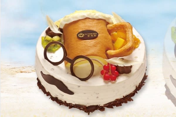 聖瑪莉「生啤爹地」生乳捲蛋糕造型可愛十分具有父親節氣氛（圖／聖瑪莉）