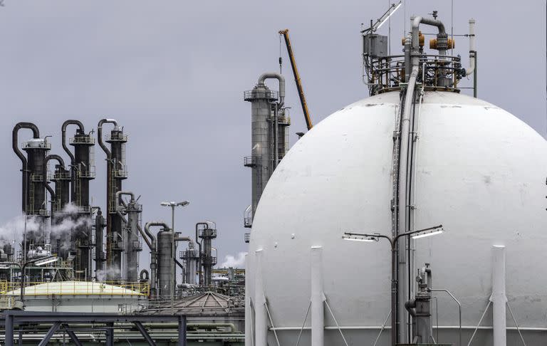 Un tanque de gas natural en una planta química en Oberhausen, Alemania, el miércoles 6 de abril de 2022.