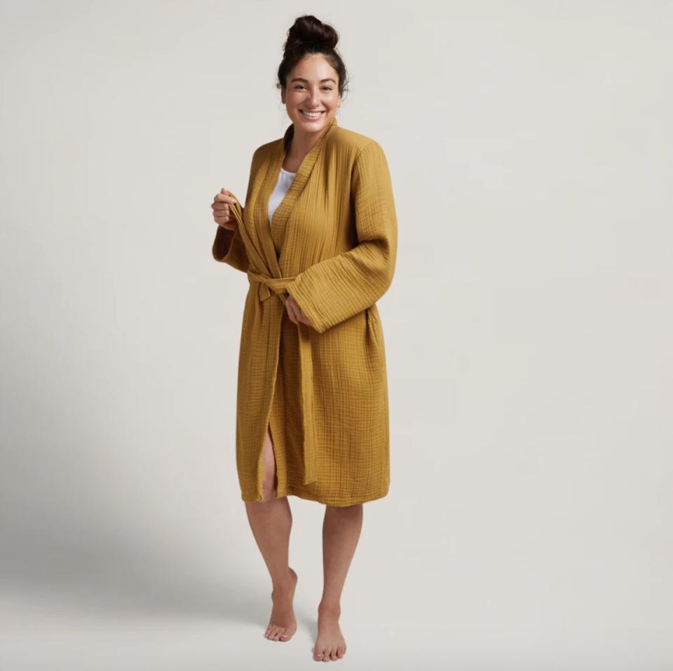 With a relaxed fit, this cotton robe is just the thing to throw on after a long day. It's made from Turkish cotton (there are two hidden pockets on the sides). <a href="https://fave.co/2RLZo1l" target="_blank" rel="noopener noreferrer">Parachute </a>might be known for its bedding but this little robe has over 600 reviews. <a href="https://fave.co/3maa4Vg" target="_blank" rel="noopener noreferrer">Find it for $99 at Parachute</a>.