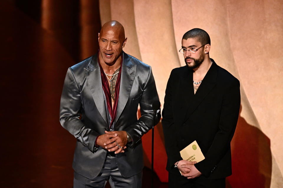 Dwayne Johnson y Bad Bunny presentan el Oscar a Mejor película extranjera