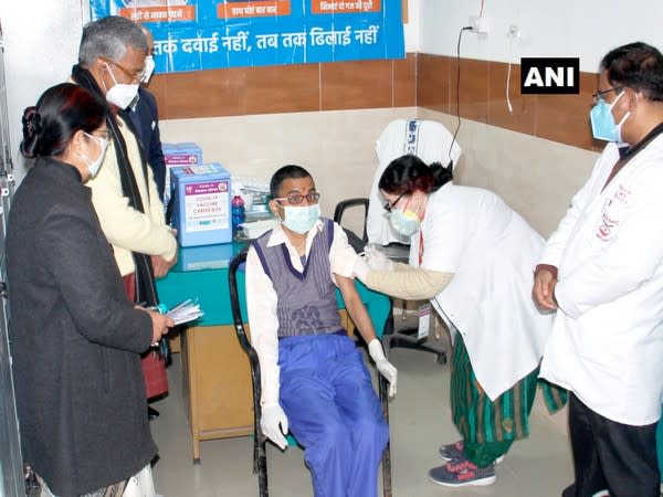 Uttarakhand CM Trivendra Singh Rawat visits Doon Medical College during vaccination drive (Photo/ ANI)