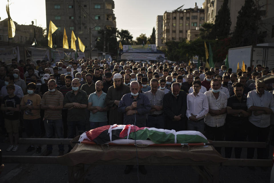 Image: Palestinian mourners (Felipe Dana / AP file)