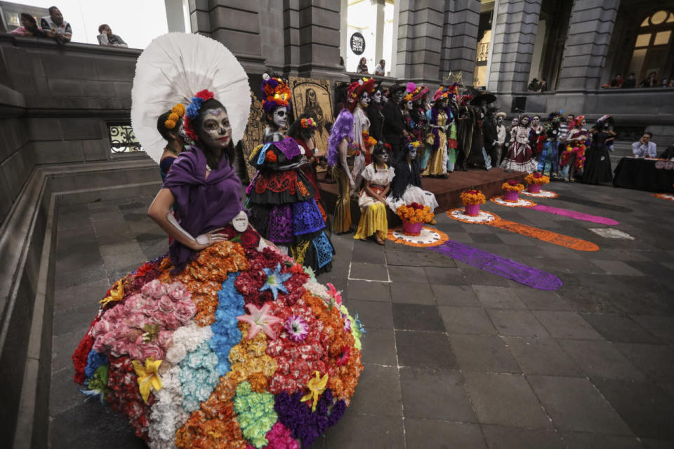 CIUDAD DE MÉXICO. Como parte de las fiestas y festejos por el Día de muertos, fue realizado el Primer Concurso de Catrinas en el Museo Nacional de Arte (MUNAL). FOTO: ADOLFO VLADIMIR /CUARTOSCURO.COM