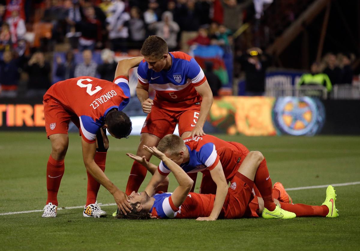 Clint Dempsey keeps pushing as U.S. captain