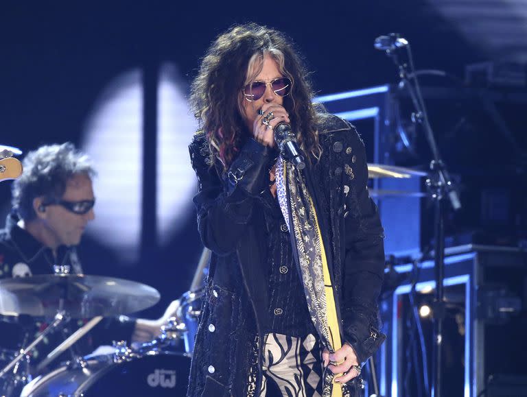 En medio de severos problemas de salud, Steven Tyler enfrenta ahora una explosiva denuncia por abuso sexual