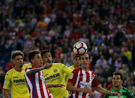 Football Soccer- Spanish La Liga Santander - Atletico Madrid v Villarreal- Vicente Calderon Stadium, Madrid, Spain - 25/04/17 - Atletico Madrid's Jose Maria Gimenez gets ready to kick the ball. REUTERS/Susana Vera