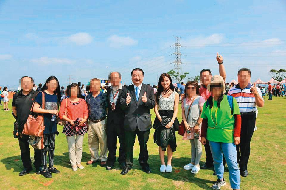 劉承武在多個民間協會提供法律諮詢，主播女兒劉忻怡也常會陪同出席活動。（翻攝桃園市公道正義服務協會官網）