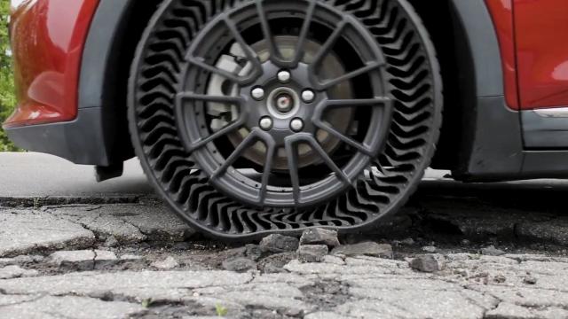 Here's what the inside of a tire looks like as it goes down the road