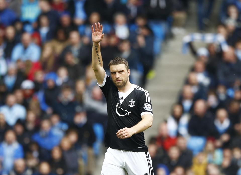 Southampton's Ricky Lambert celebrates after scoring a penalty against Manchester City during their English Premier League soccer match at the Etihad stadium in Manchester, northern England April 5, 2014. REUTERS/Darren Staples (BRITAIN - Tags: SPORT SOCCER) FOR EDITORIAL USE ONLY. NOT FOR SALE FOR MARKETING OR ADVERTISING CAMPAIGNS. NO USE WITH UNAUTHORIZED AUDIO, VIDEO, DATA, FIXTURE LISTS, CLUB/LEAGUE LOGOS OR "LIVE" SERVICES. ONLINE IN-MATCH USE LIMITED TO 45 IMAGES, NO VIDEO EMULATION. NO USE IN BETTING, GAMES OR SINGLE CLUB/LEAGUE/PLAYER PUBLICATIONS