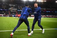 Pour cette rencontre, Thomas Tuchel a largement fait tourner son effectif. Thiago Silva, Marco Verratti, Edinson Cavani et Keylor Navas sont remplaçants. Voici l'équipe parisienne de départ : Rico - Kouassi, Marquinhos, Diallo, Kurzawa - Paredes, Sarabia, Bernat - Mbappé, Neymar, Icardi. (crédit AFP)