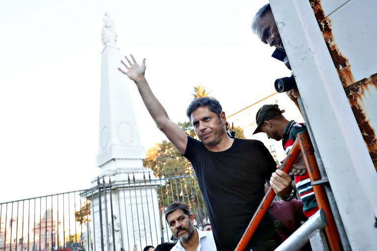 Axel Kicillof en la Plaza de Mayo para el cierre de la marcha universitaria