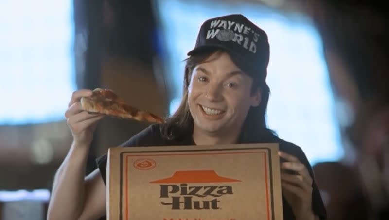 Mike Myers bei einem Product-Placement in 'Wayne's World'. (Foto: Paramount)