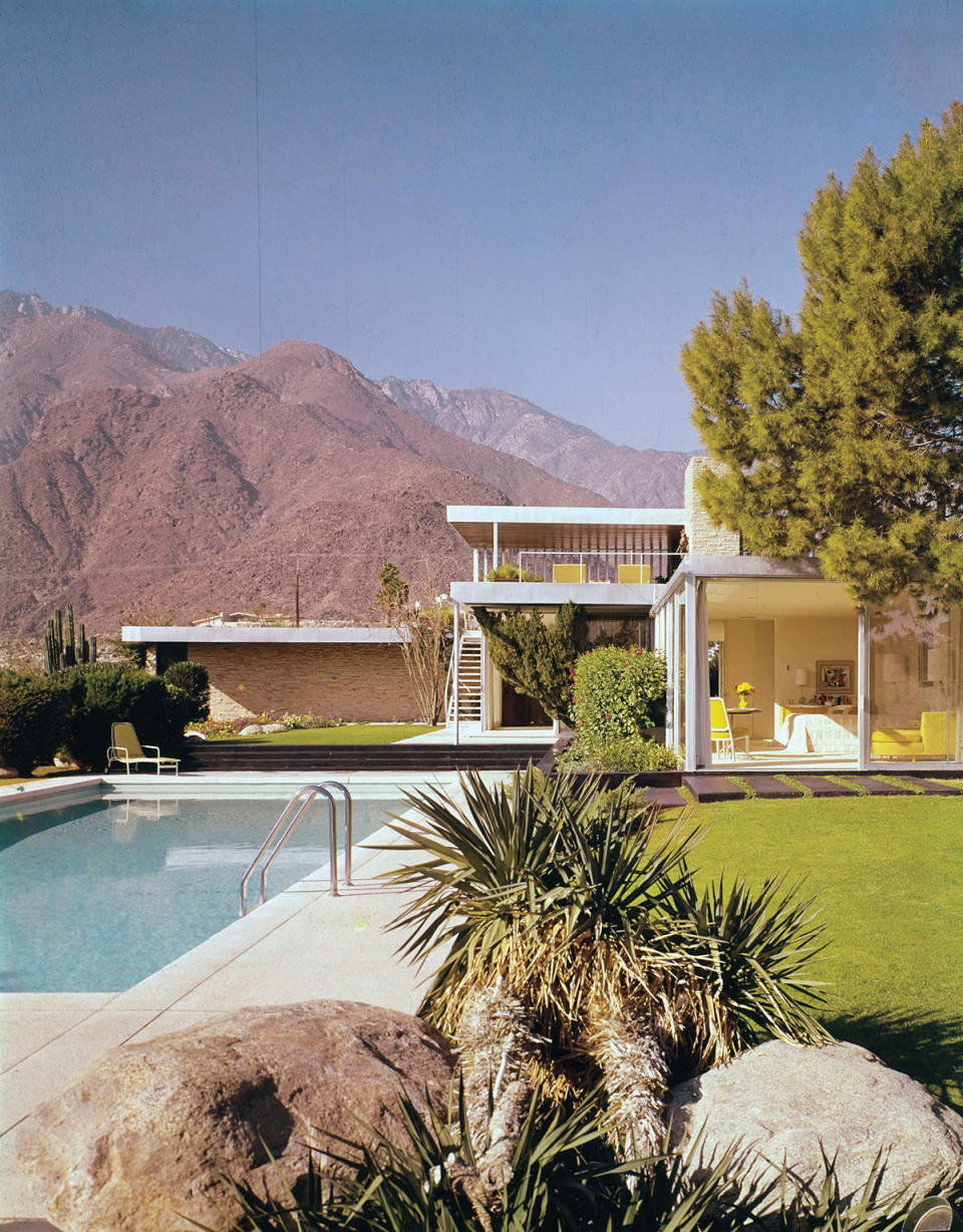 Richard Neutra’s 1946 Kaufmann Desert House, seen here in 1949