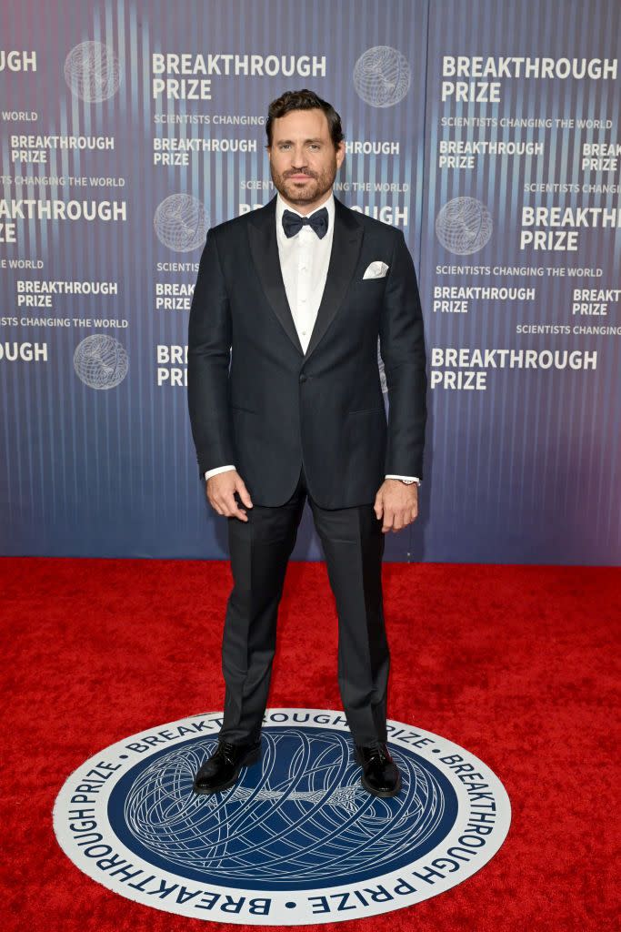 stars of hollywood honor stars of science 10th breakthrough prize ceremony red carpet