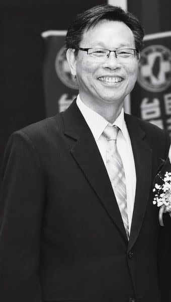 民進黨南市黨部前主委黃先柱病逝，享壽71歲。   圖:黃偉哲臉書