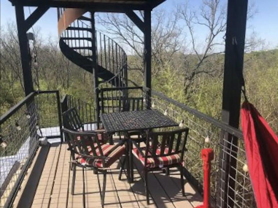 A small outdoor dining area on the fifth floor.