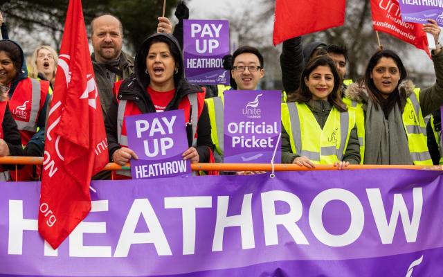 Security workers on the picket line at Heathrow Airport - Chris Ratcliffe/Bloomberg