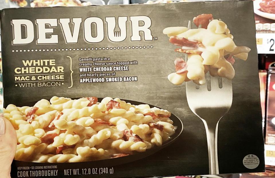 Unhealthiest: Devour White Cheddar Mac & Cheese With Bacon