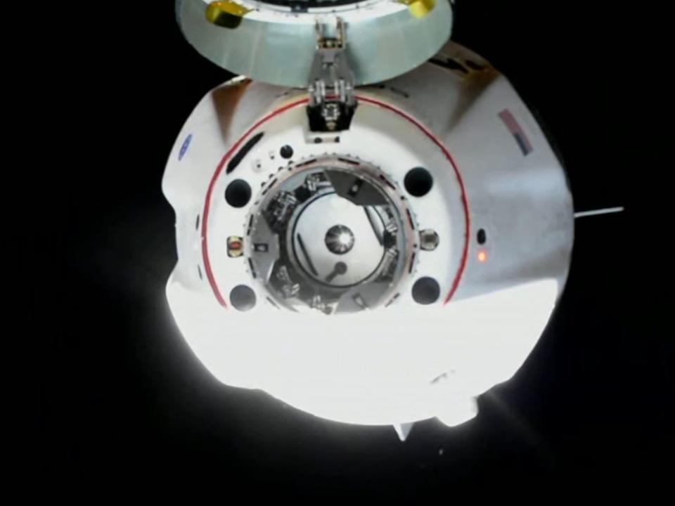 spacex crew dragon spaceship docking international space station iss may 31 2020
