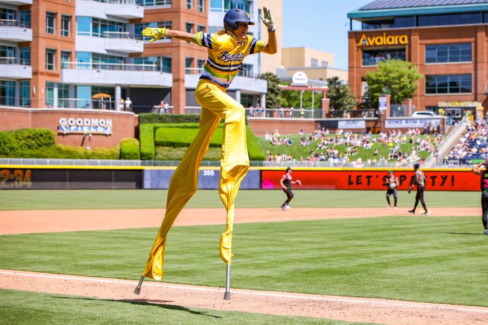 If you're going to one up the Savannah Bananas' upcoming games at Huntington Park, you might see Dakota "Stilts" Albritton rounding the bases at almost 11 feet tall.