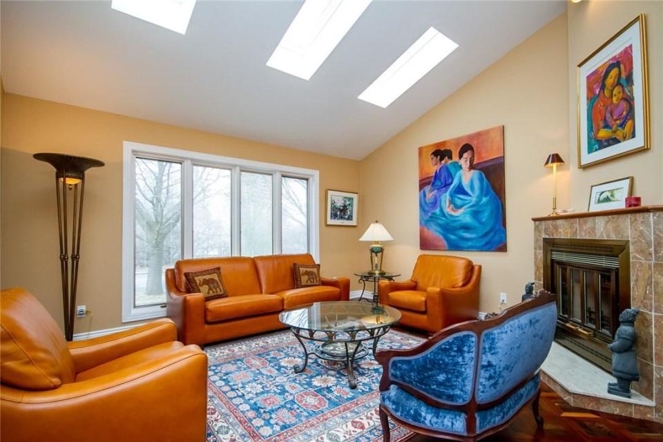 <p><span>2079 Lamira St., Ottawa, Ont.</span><br>Skylights were installed in 2009, and the whole home got updated lighting this year.<br>(Photo courtesy Zoocasa) </p>