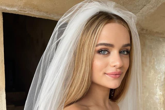 <p><a href="http://instagram.com/dimitrishair" data-component="link" data-source="inlineLink" data-type="externalLink" data-ordinal="1">dimitrishair/Instagram</a></p> Joey King's wedding hair