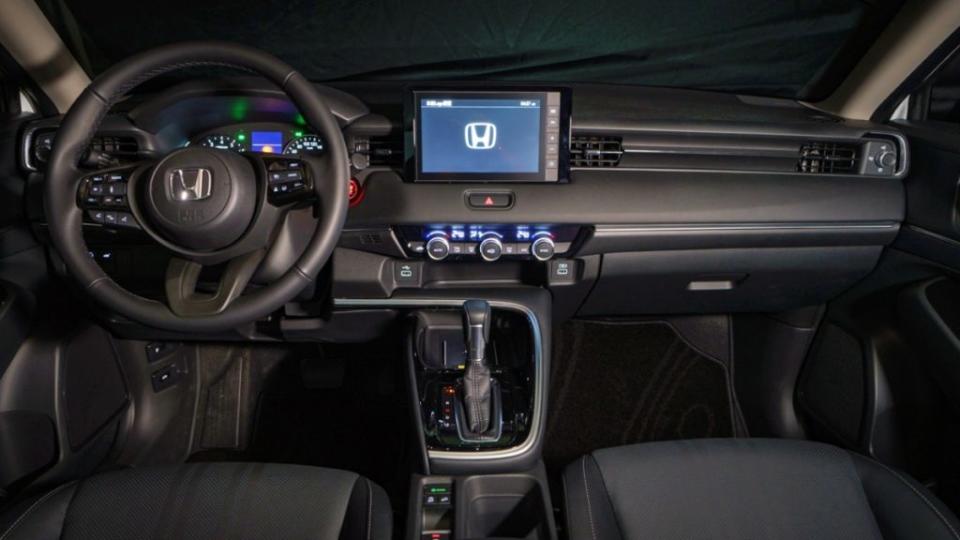 內裝方面4.2吋TFT儀表與8吋中央螢幕都是標準配備。(圖片來源/ Honda)