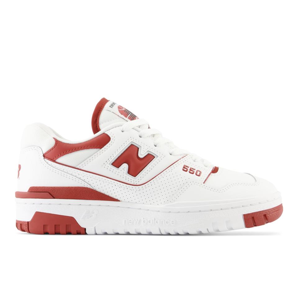 <p><a href="https://go.redirectingat.com?id=74968X1596630&url=https%3A%2F%2Fwww.newbalance.com%2Fpd%2F550%2FBBW550V1-43973.html&sref=https%3A%2F%2Fwww.townandcountrymag.com%2Fleisure%2Farts-and-culture%2Fa45342447%2Ftaylor-swift-travis-kelce-couples-halloween-costume-ideas%2F" rel="nofollow noopener" target="_blank" data-ylk="slk:Shop Now;elm:context_link;itc:0;sec:content-canvas" class="link ">Shop Now</a></p><p>Women's 550s</p><p>newbalance.com</p><p>$109.99</p>