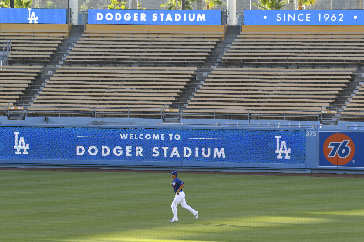 Ballparks to use crowd noise from video game during season