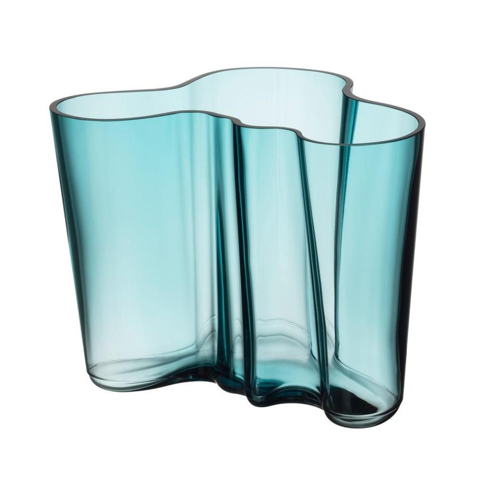 26) Glass vase