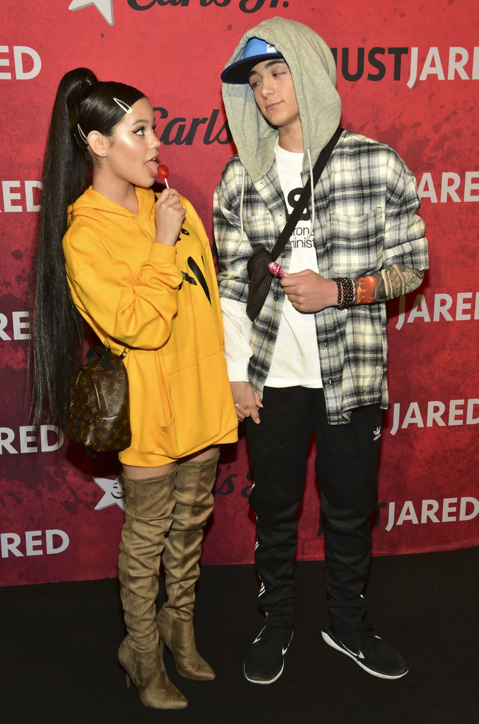 Jenna Ortega and Asher Angel as Ariana Grande and Pete Davidson