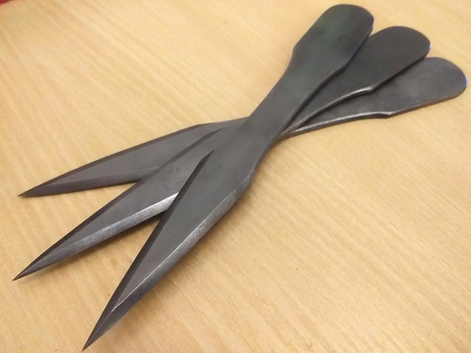 best throwing knives knifeandwolf