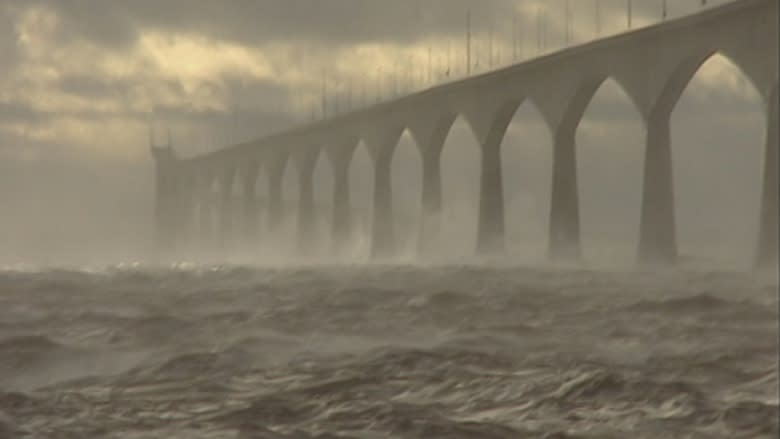 Confederation Bridge warns of restrictions with windy forecast