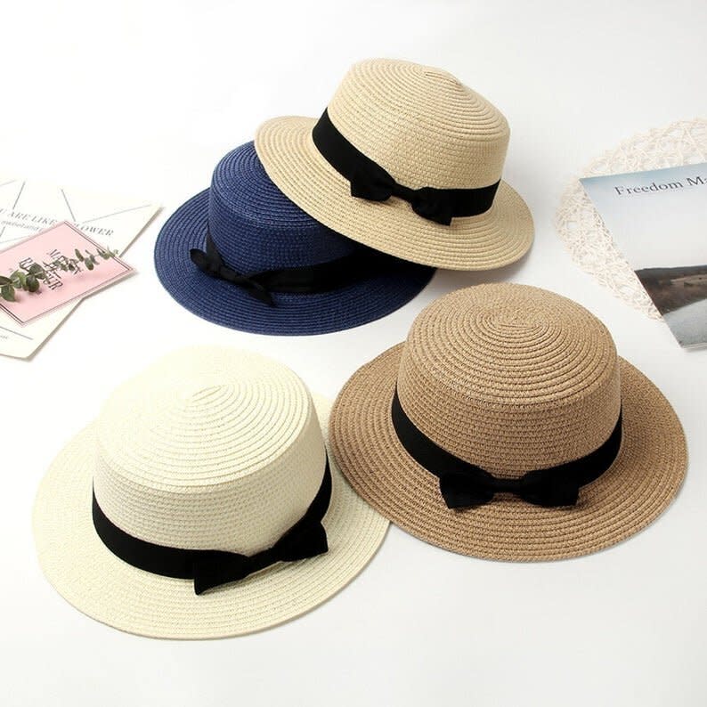 <a href="https://fave.co/2wXsJMZ" target="_blank" rel="noopener noreferrer"><strong>WeGoo</strong></a> offers beach hats, straw hats and floppy hats.