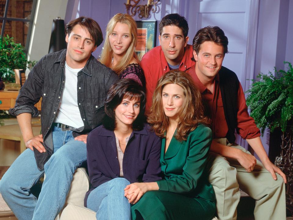 Actors clockwise from bottom left, Courteney Cox as 'Monica Geller', Matt LeBlanc as 'Joey Tribbiani', Lisa Kudrow as 'Phoebe Buffay', David Schwimmer as 'Ross Geller', Matthew Perry as 'Chandler Bing', Jennifer Aniston as 'Rachel Green' in a 'Friends' group portrait, June 15th 1994.