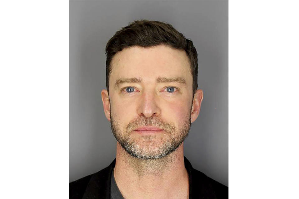 Uma foto de Justin Timberlake foi divulgada após sua prisão na terça-feira, 18 de junho, por DWI.