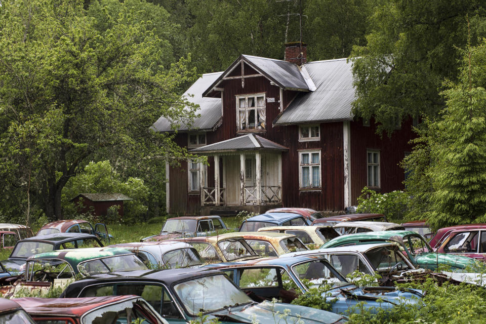 Photographer travels across Europe to document beautiful overgrown sites